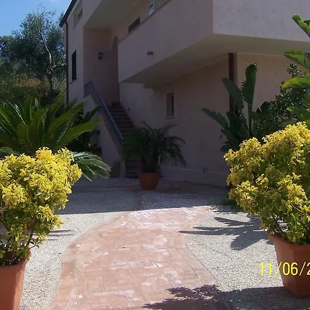 Floritalia - Ricarica Auto Elettriche Διαμέρισμα Santa Domenica (Vibo Valentia)